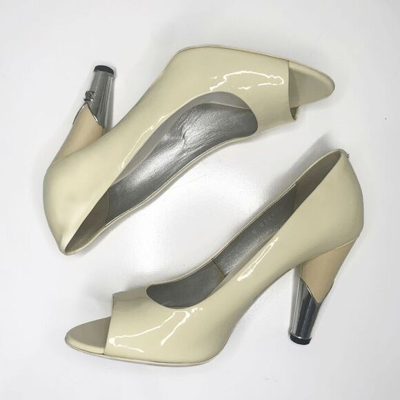 Chanel Interlocking CC Logo Peep Toe Patent Leather Heels EU 37.5 Yellow Pumps - Picture 8 of 14